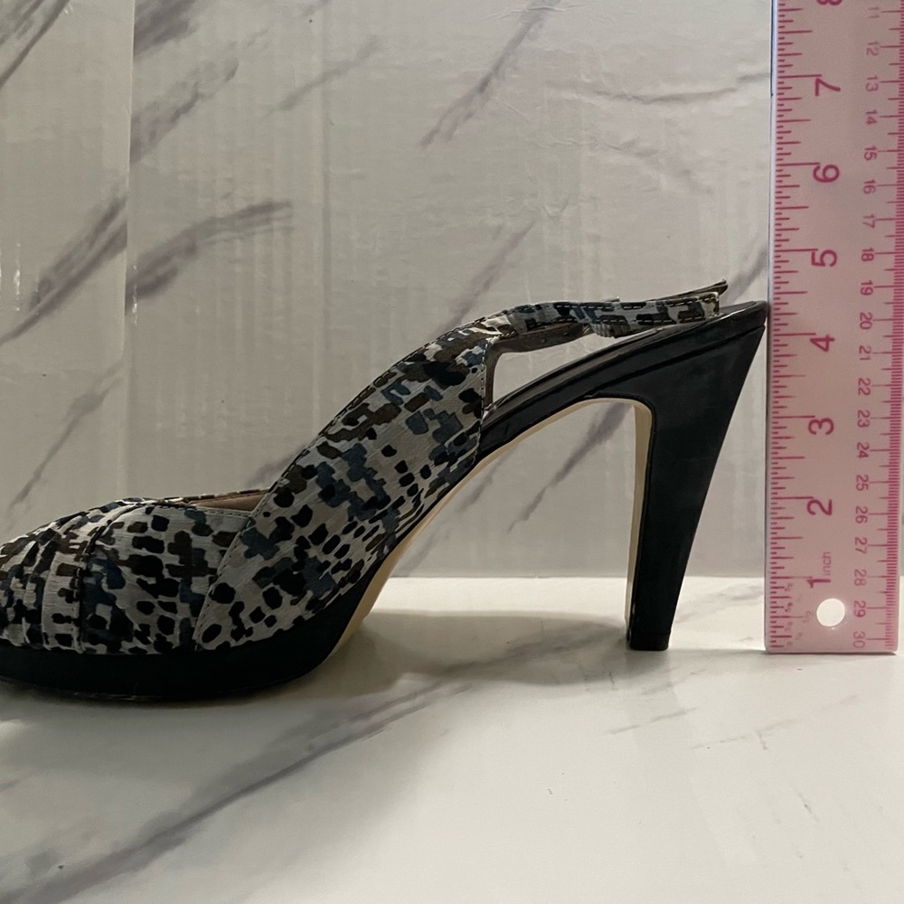 Womens Size 10 Printed Bandolino Heels! IN GOOD CONDITION!!